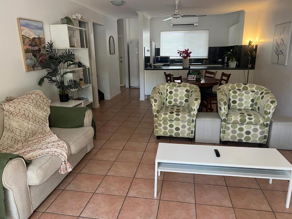 Modern 2 Bedroom Townhouse - Four Mile Beach Escapes Port Douglas Exterior foto